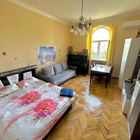 Karson Family Hostel & Guest House 예레반 외부 사진