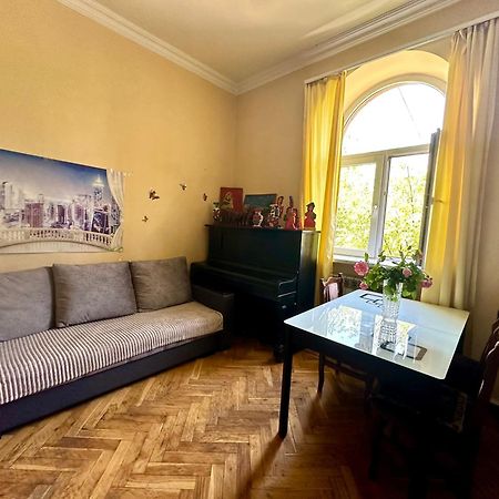 Karson Family Hostel & Guest House 예레반 외부 사진