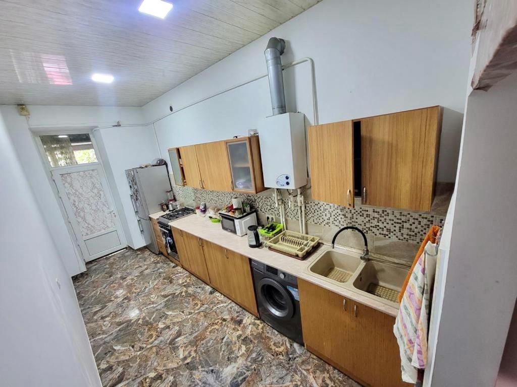 Karson Family Hostel & Guest House 예레반 외부 사진